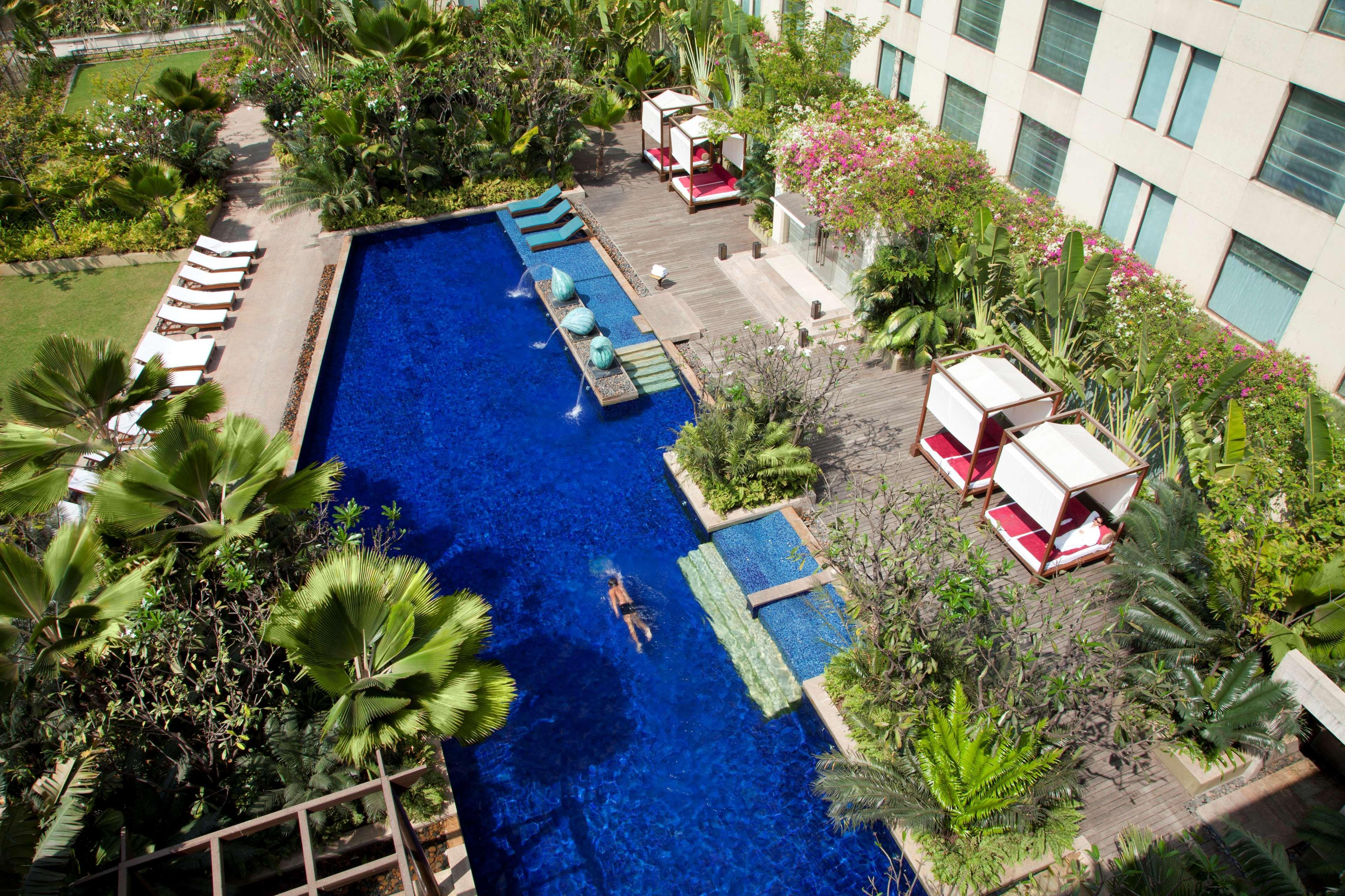 Hyatt Pune Exterior foto The pool at the Park