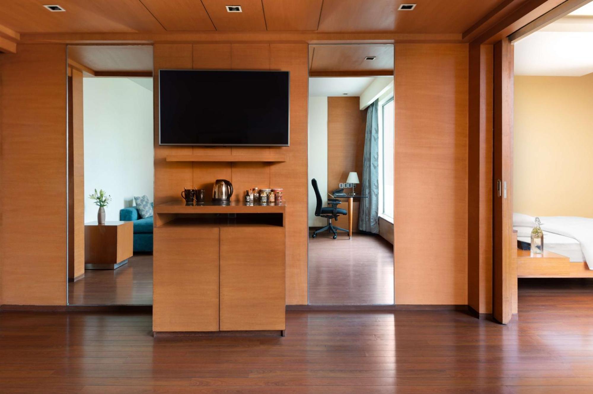 Hyatt Pune Exterior foto Suite at the Park, Hyderabad