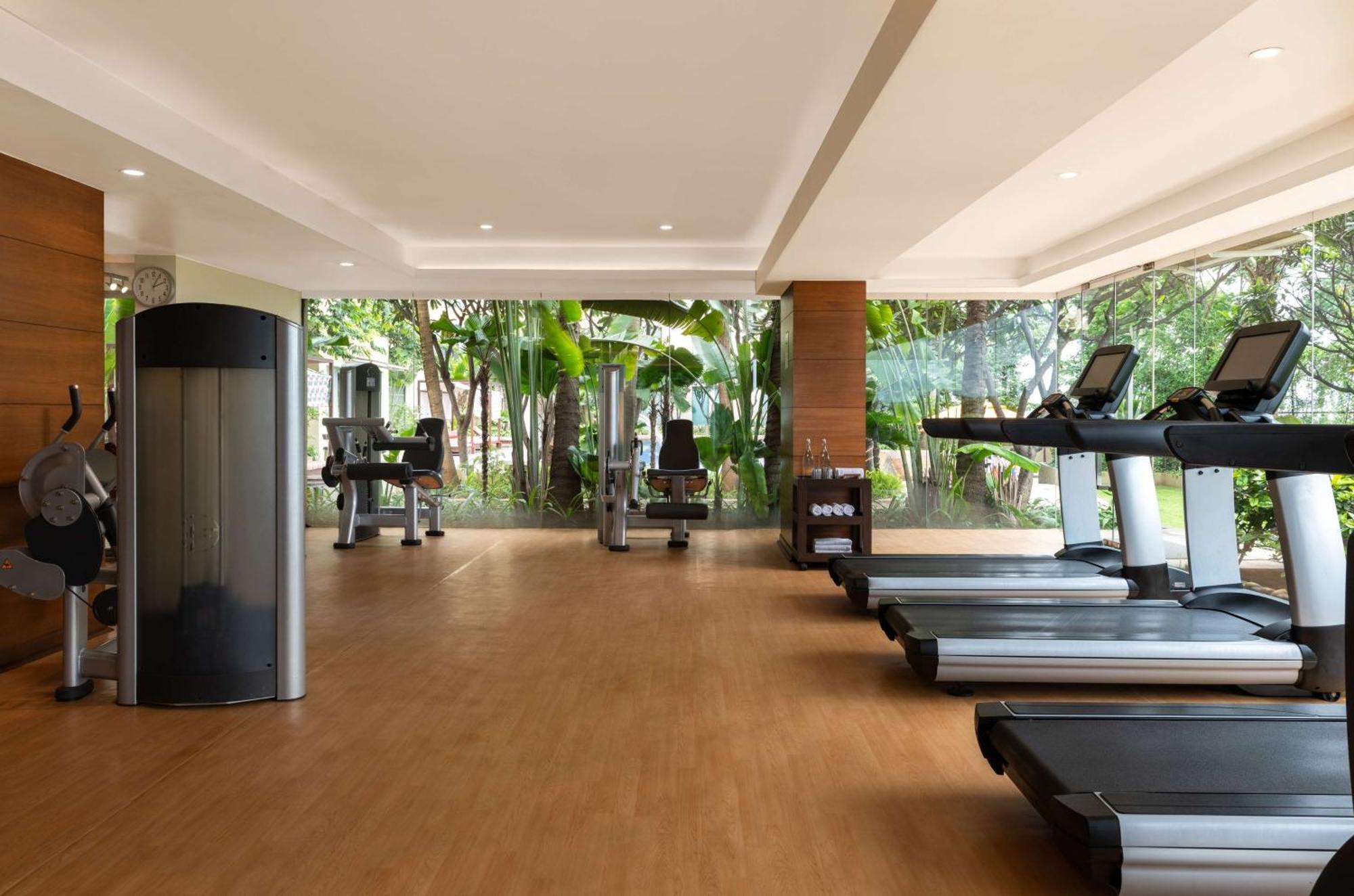 Hyatt Pune Exterior foto The gym at the hotel